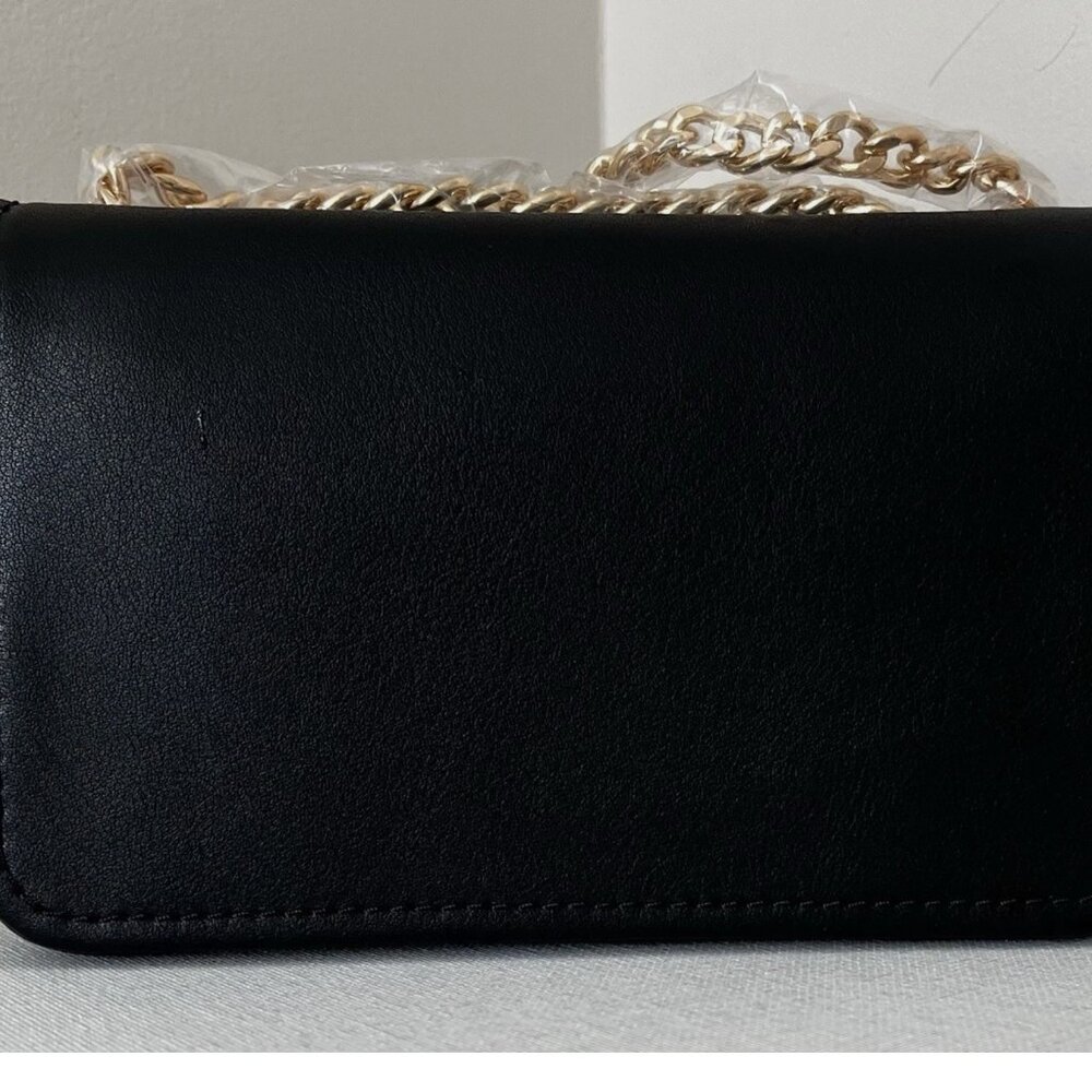 New Marc Jacobs Mini Flap Crossbody bag Smooth Leather Black with Gold Chain - Picture 2 of 5